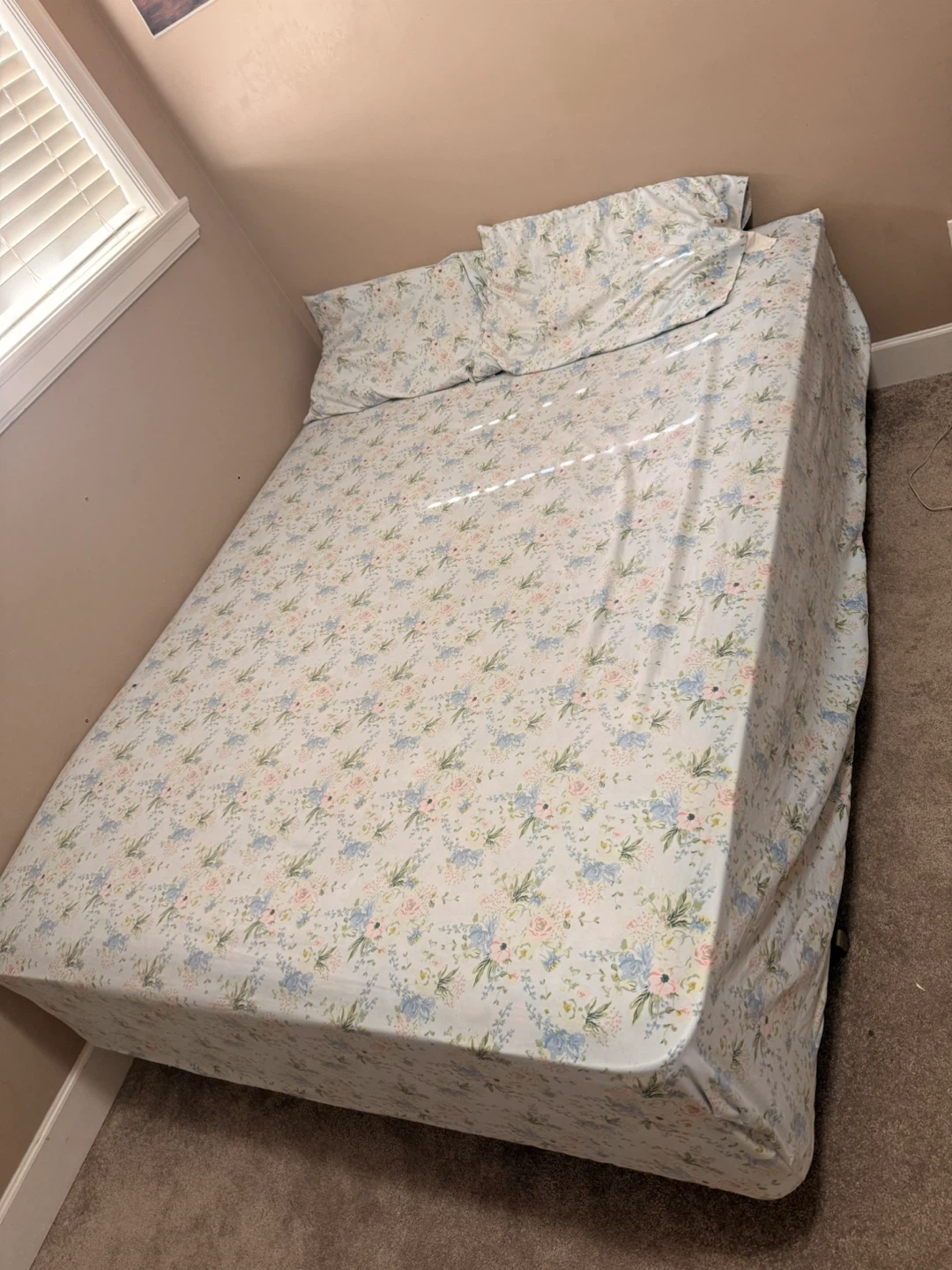 Queen bed - photo 2