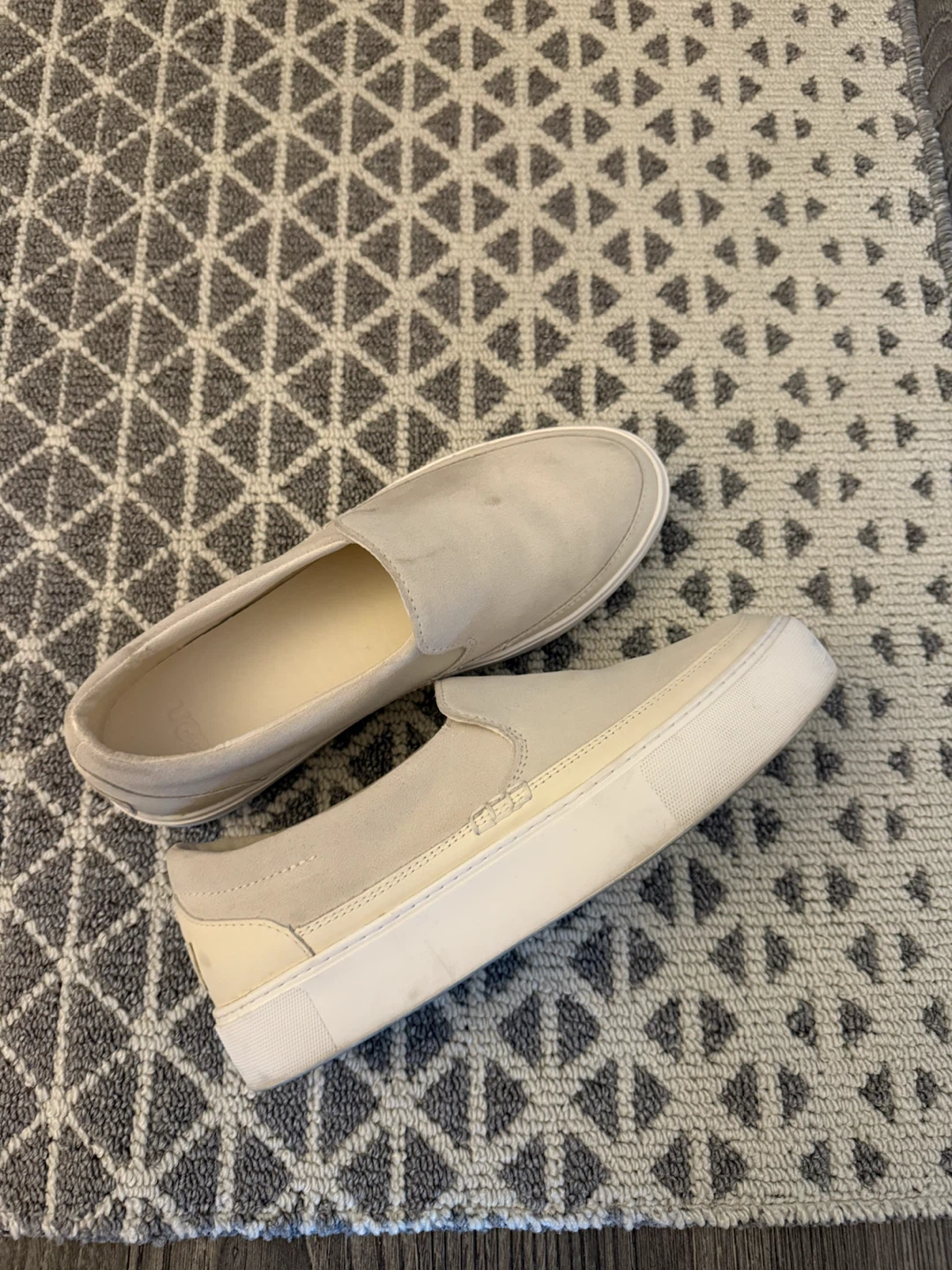 UGG Loafers/Slip-Ons size 9
