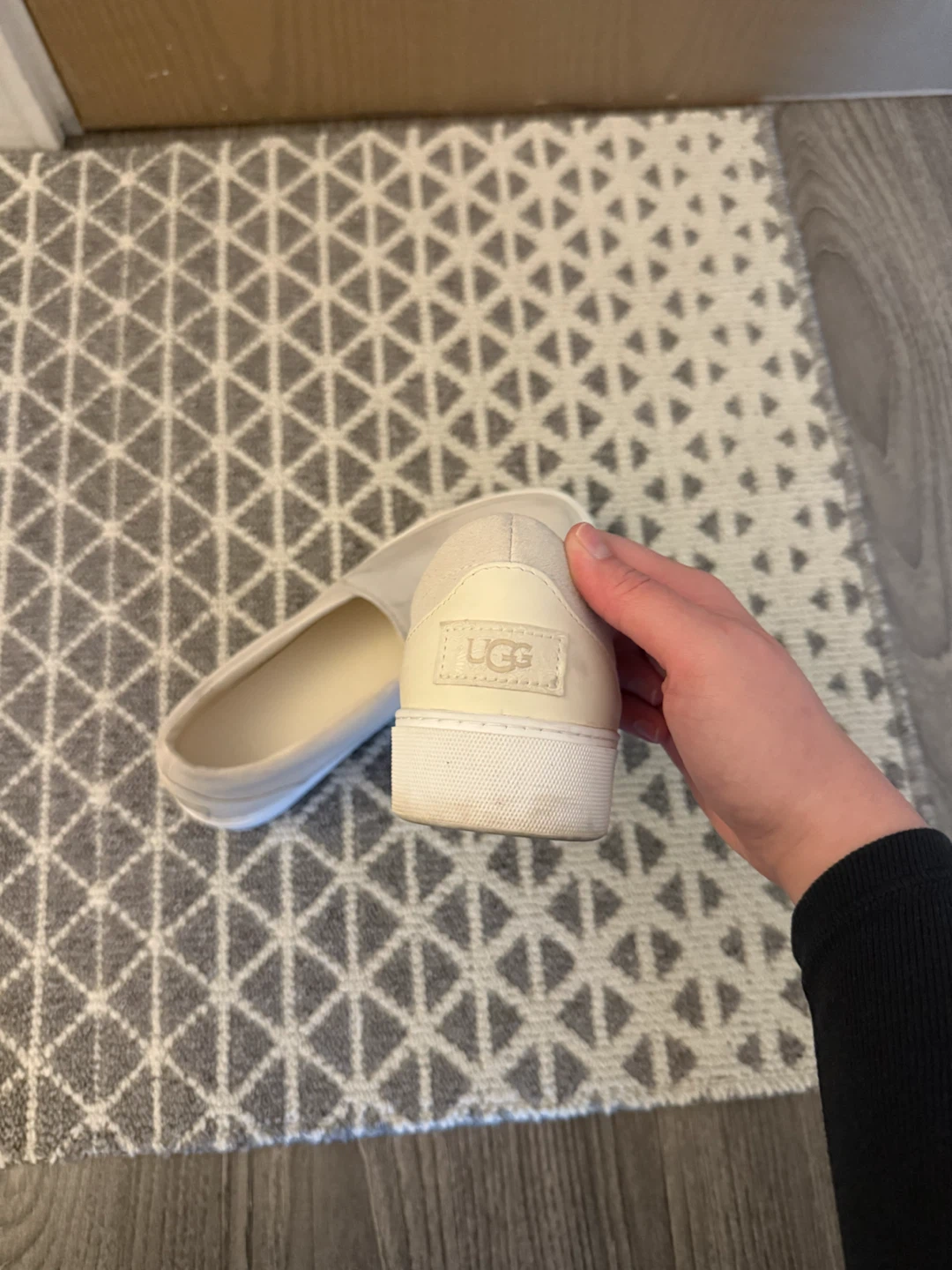 UGG Loafers/Slip-Ons size 9 - photo 2