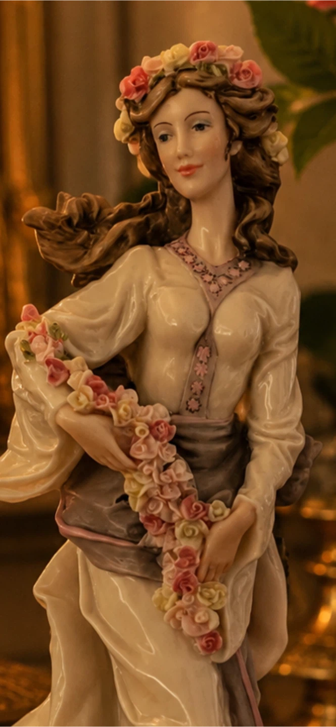 N. Bolcani Porcelain Figurine of Woman with Flowers - photo 4