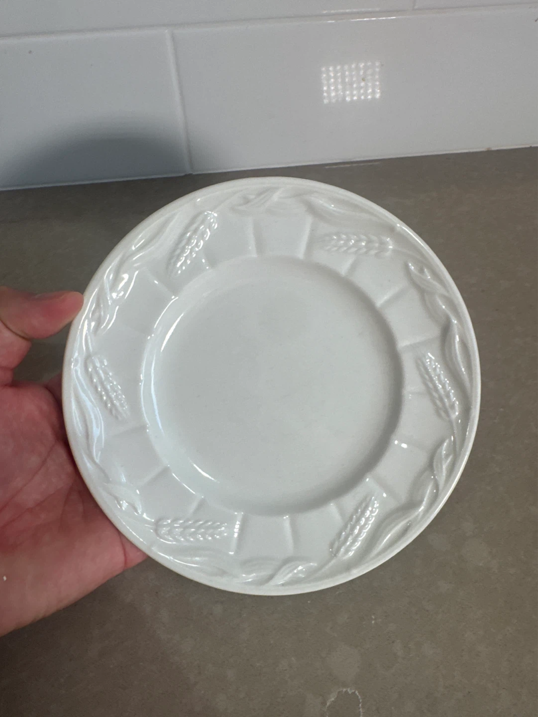 Lot White Ceramic Wheat Pattern Tea Cup and Saucer Set - photo 4