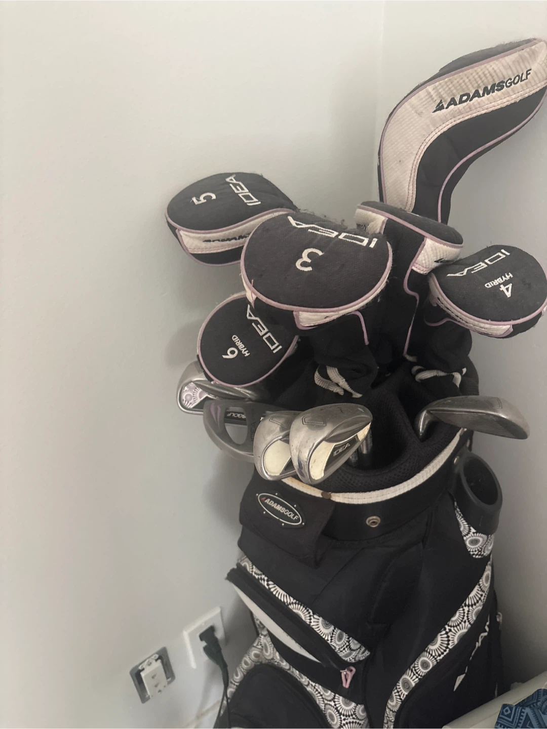 Adams Golf Idea Golf Club Set includes bag