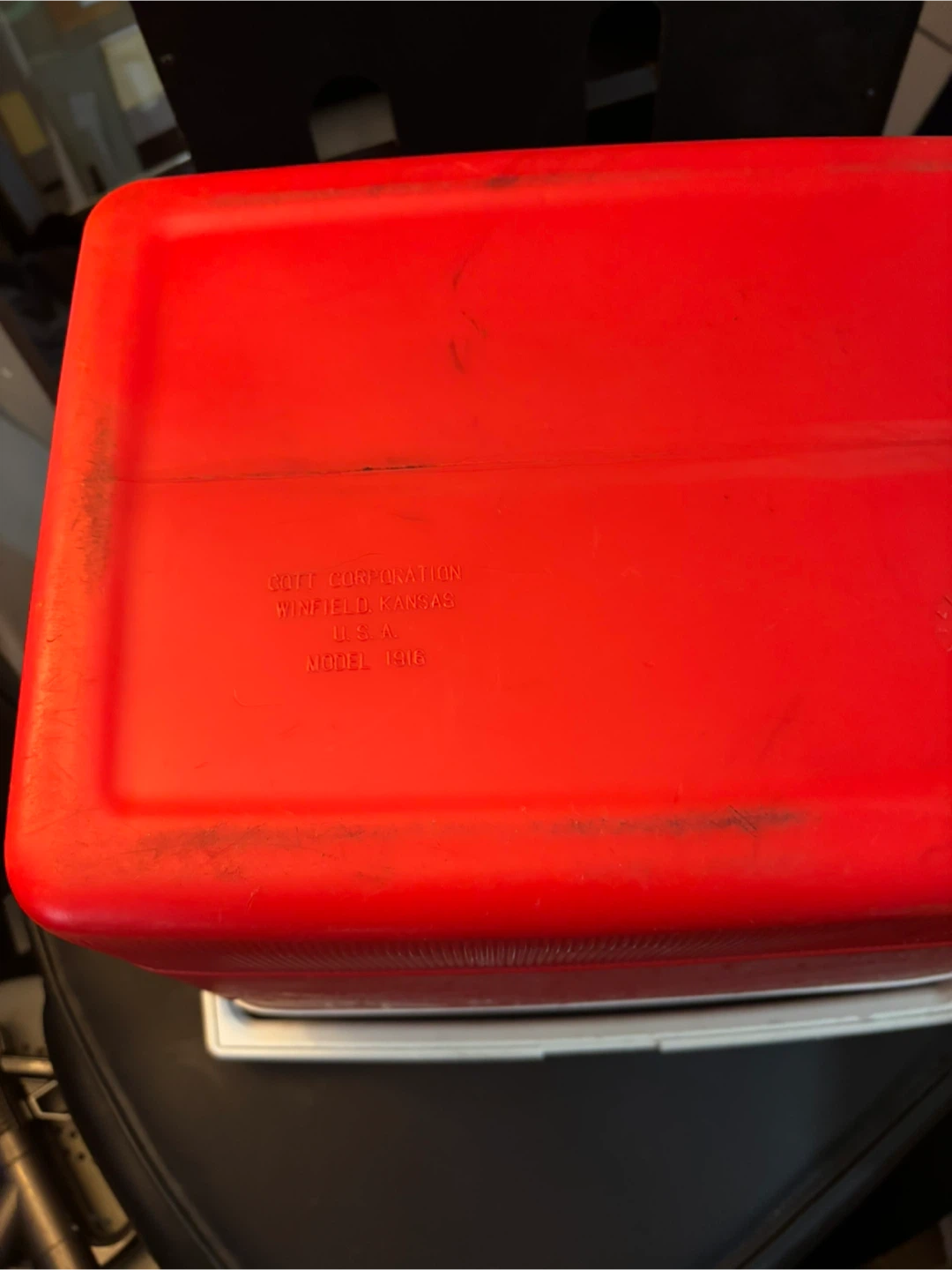 Gott 16 lb Red Cooler - photo 3