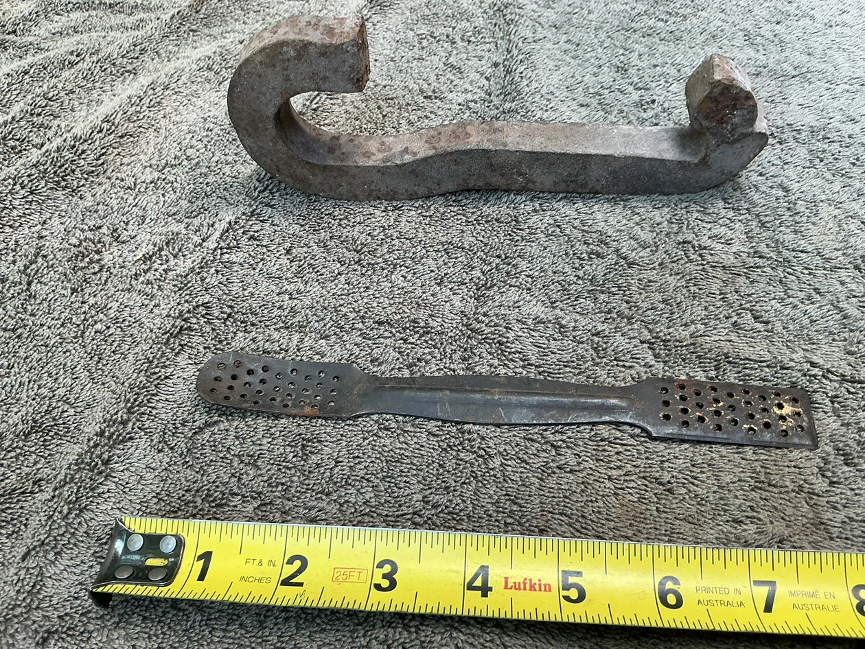 Looking for help identifying these 2 old pieces - photo 2