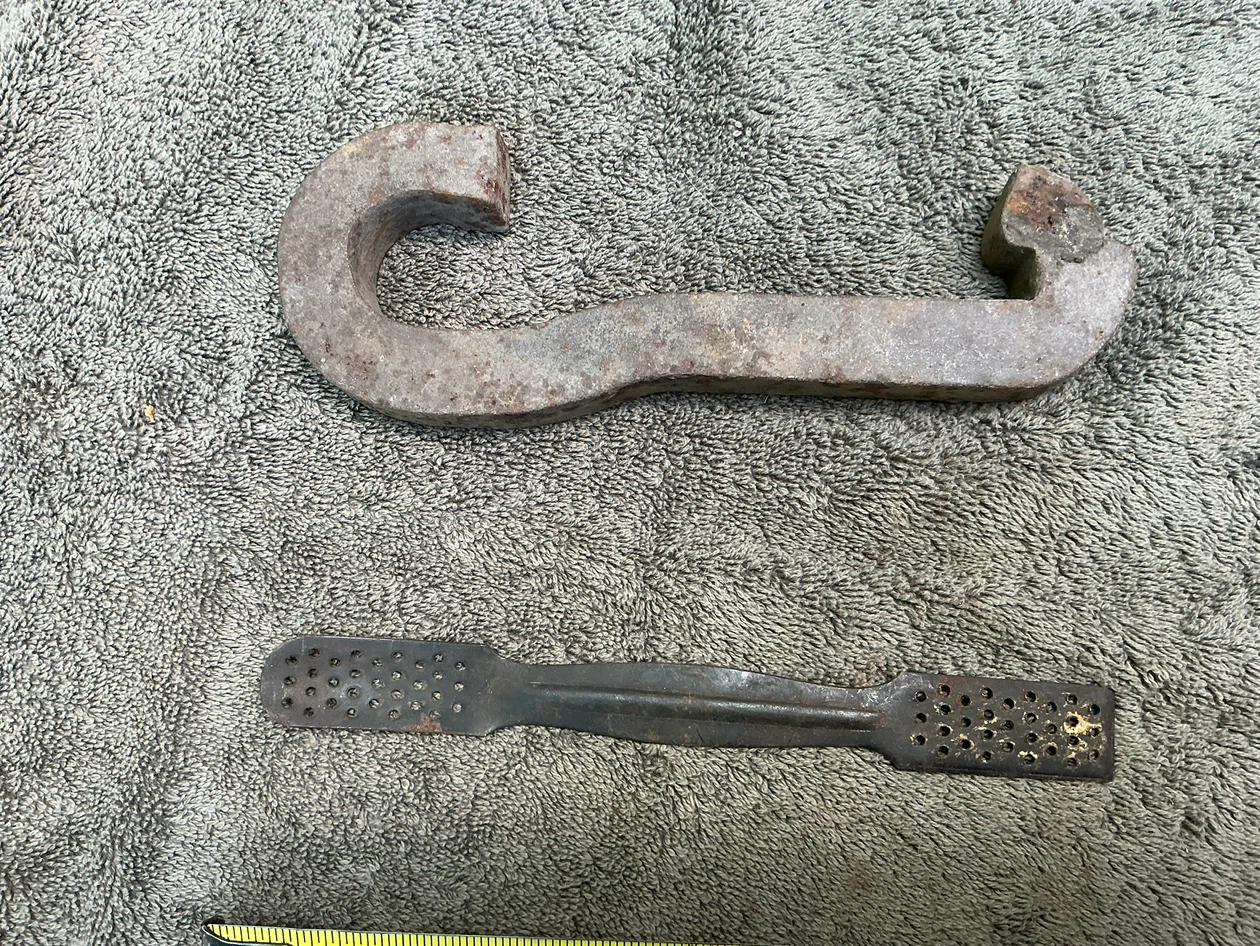 Looking for help identifying these 2 old pieces - photo 3
