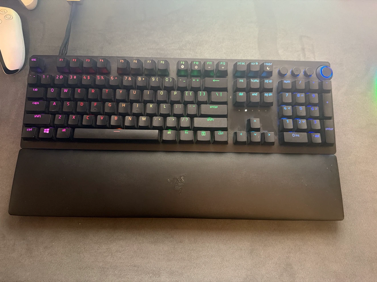 Razer Huntsman v2 Analog mechanical keyboard with wristrest