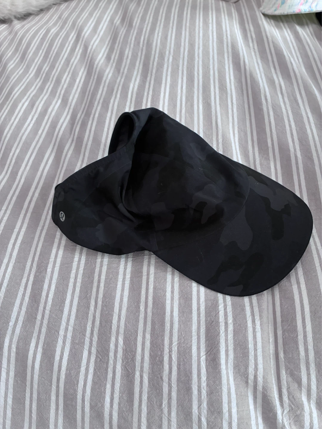 Lululemon Black Camo Visor Hat - photo 2
