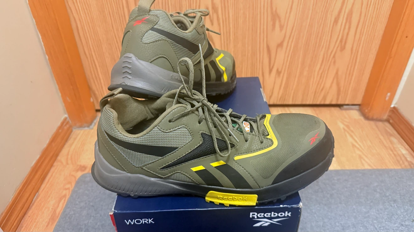 CSA approved. Reebok Work Composite Toe Boots - Size 12W - photo 2