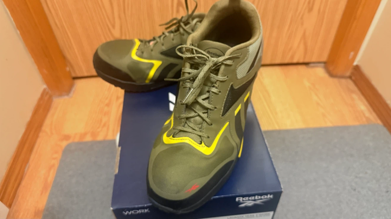 CSA approved. Reebok Work Composite Toe Boots - Size 12W - photo 4