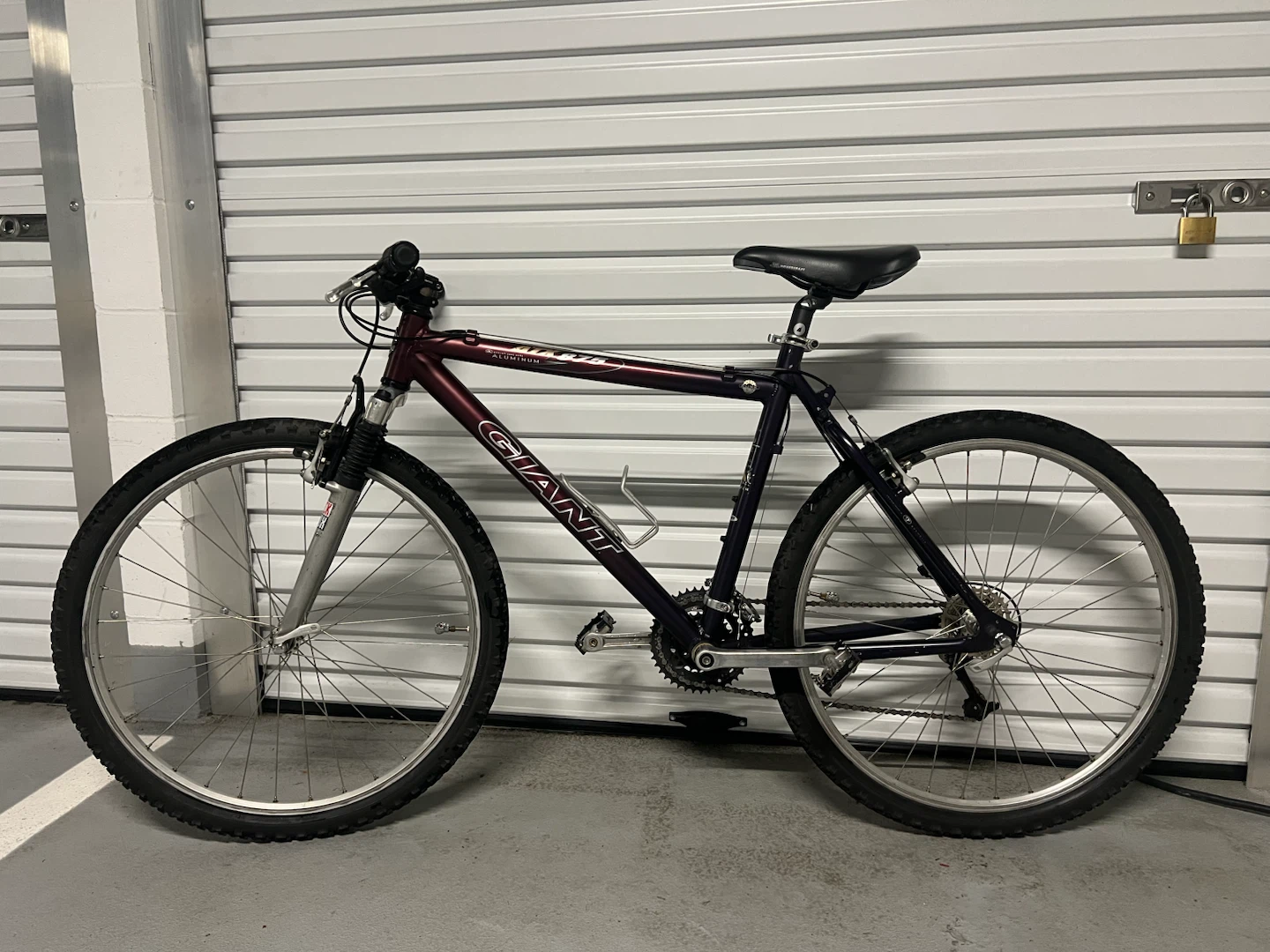 Giant ATX 875 Aluminum Mountain Bike