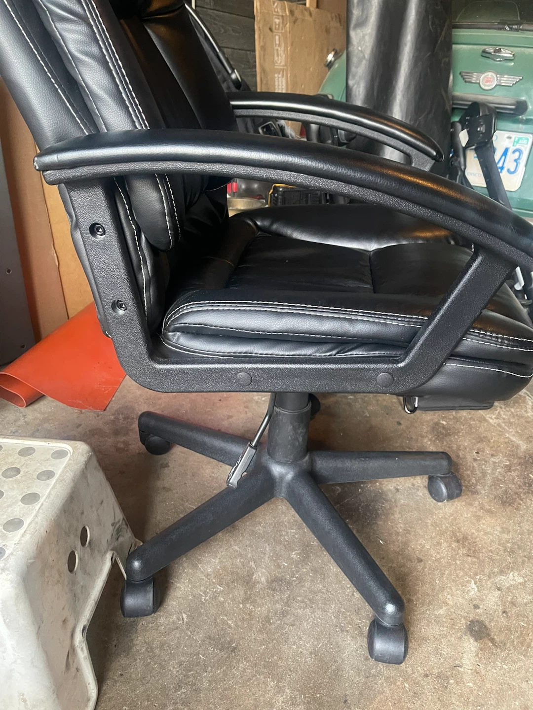 Black Faux Leather Office Chair - photo 3