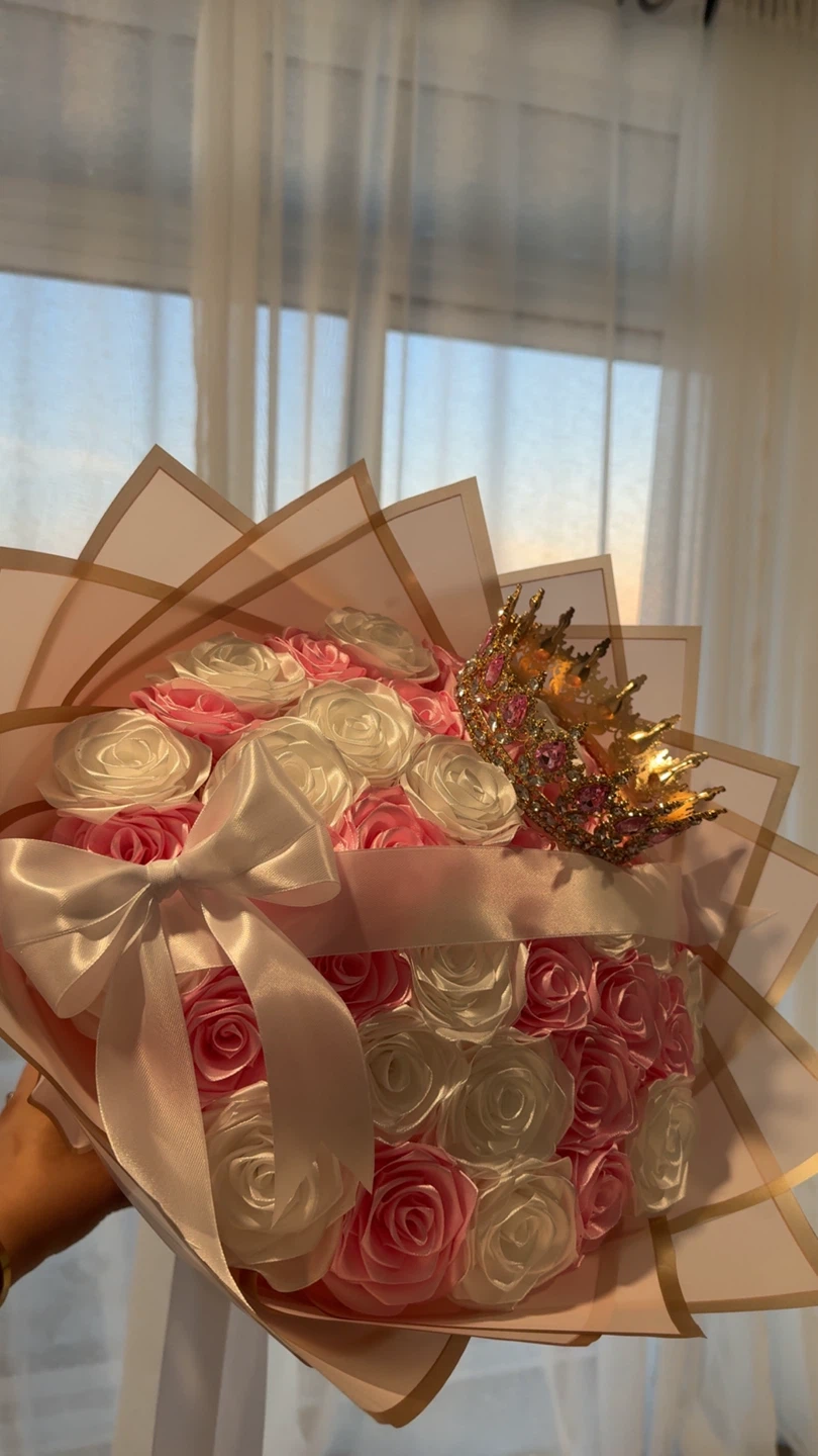 Pink and White Rose Bouquet with Crown - photo 3