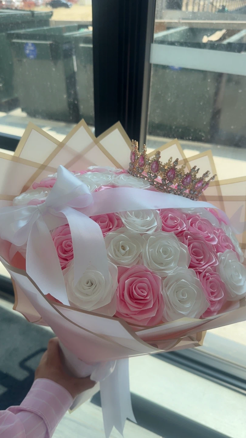 Pink and White Rose Bouquet with Crown - photo 5