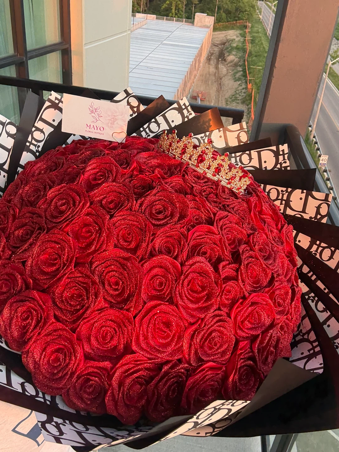 Large Red Glitter Rose Bouquet with Crown - photo 4