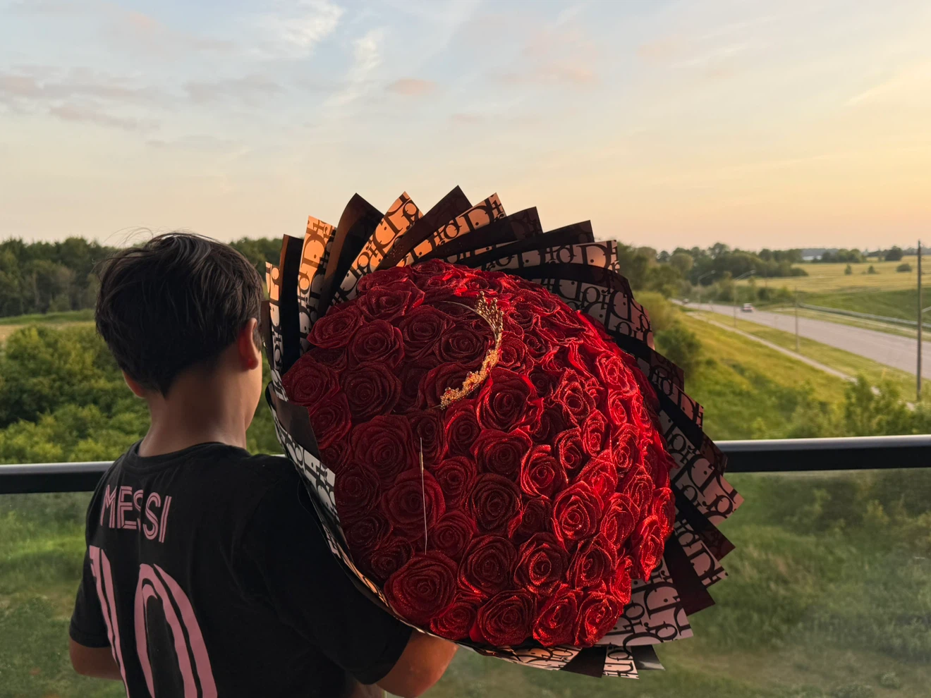Large Red Glitter Rose Bouquet with Crown - photo 5