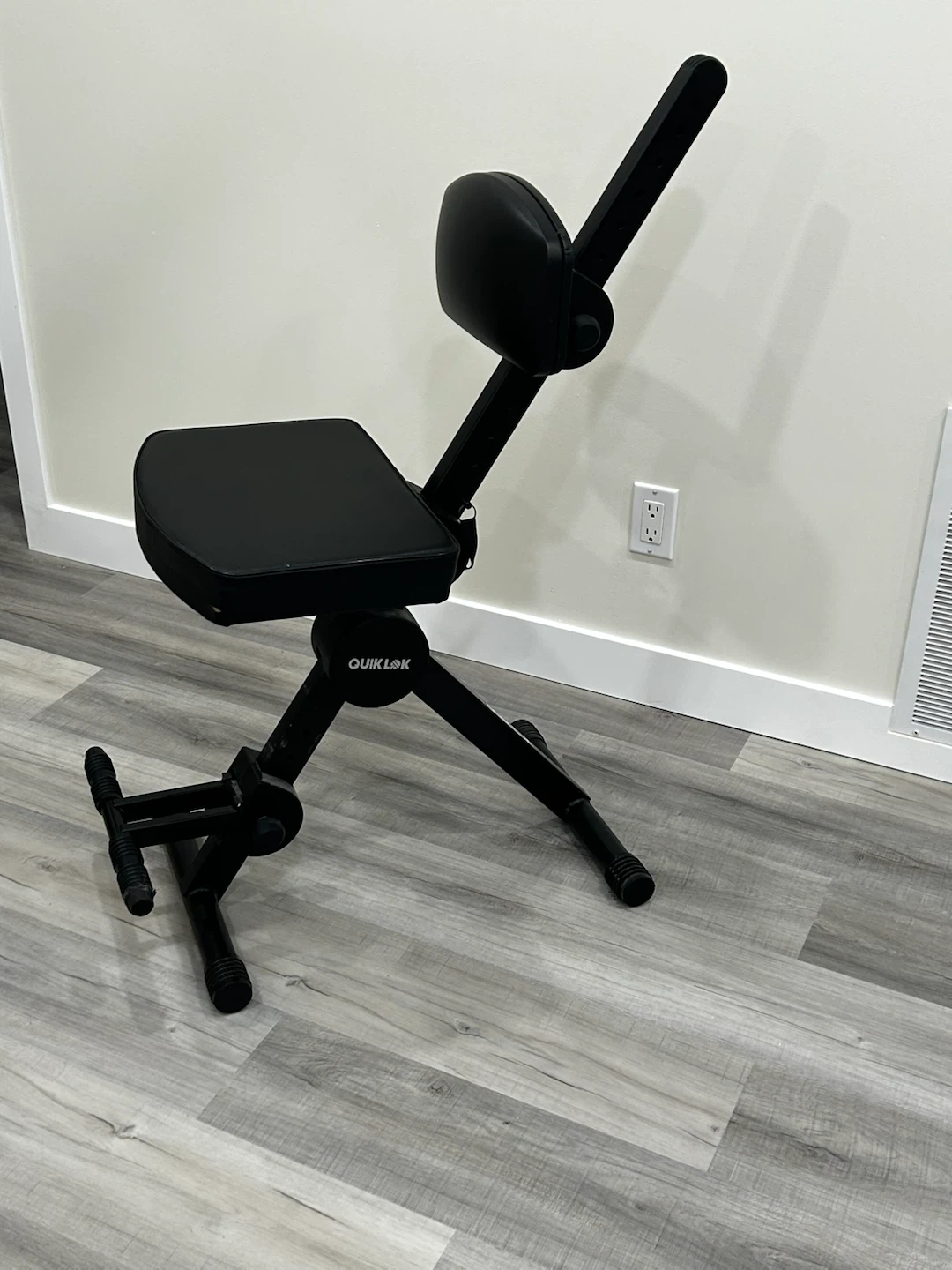 Quik Lok Black Guitar Bench