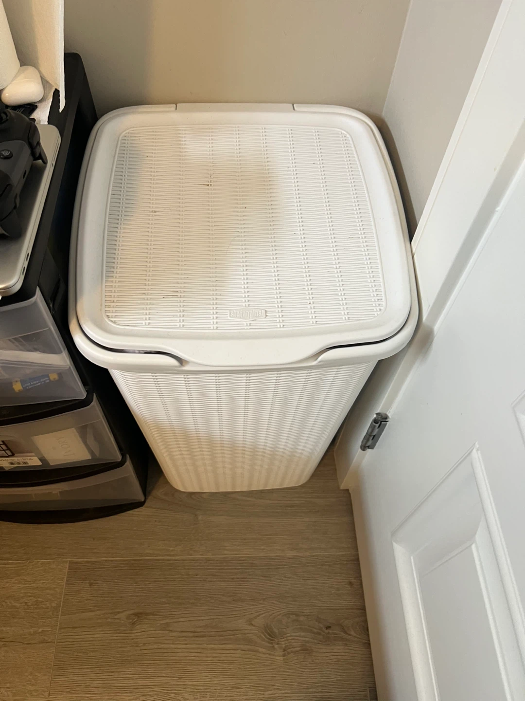 White Laundry Hamper with Lid and storage organizers
