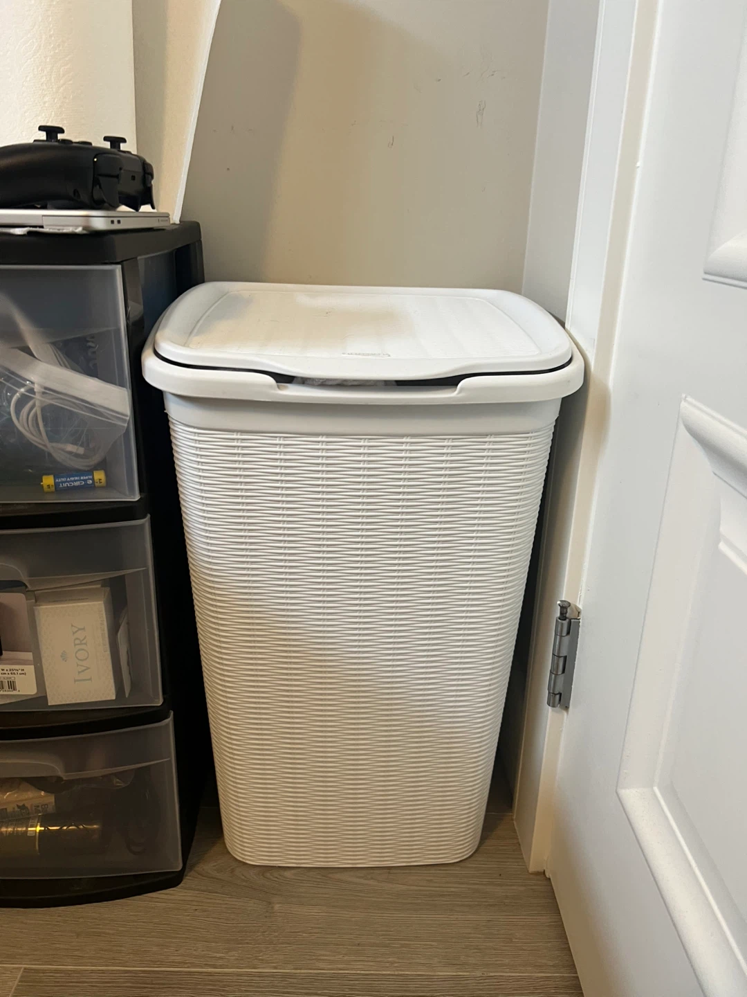 White Laundry Hamper with Lid and storage organizers - photo 2