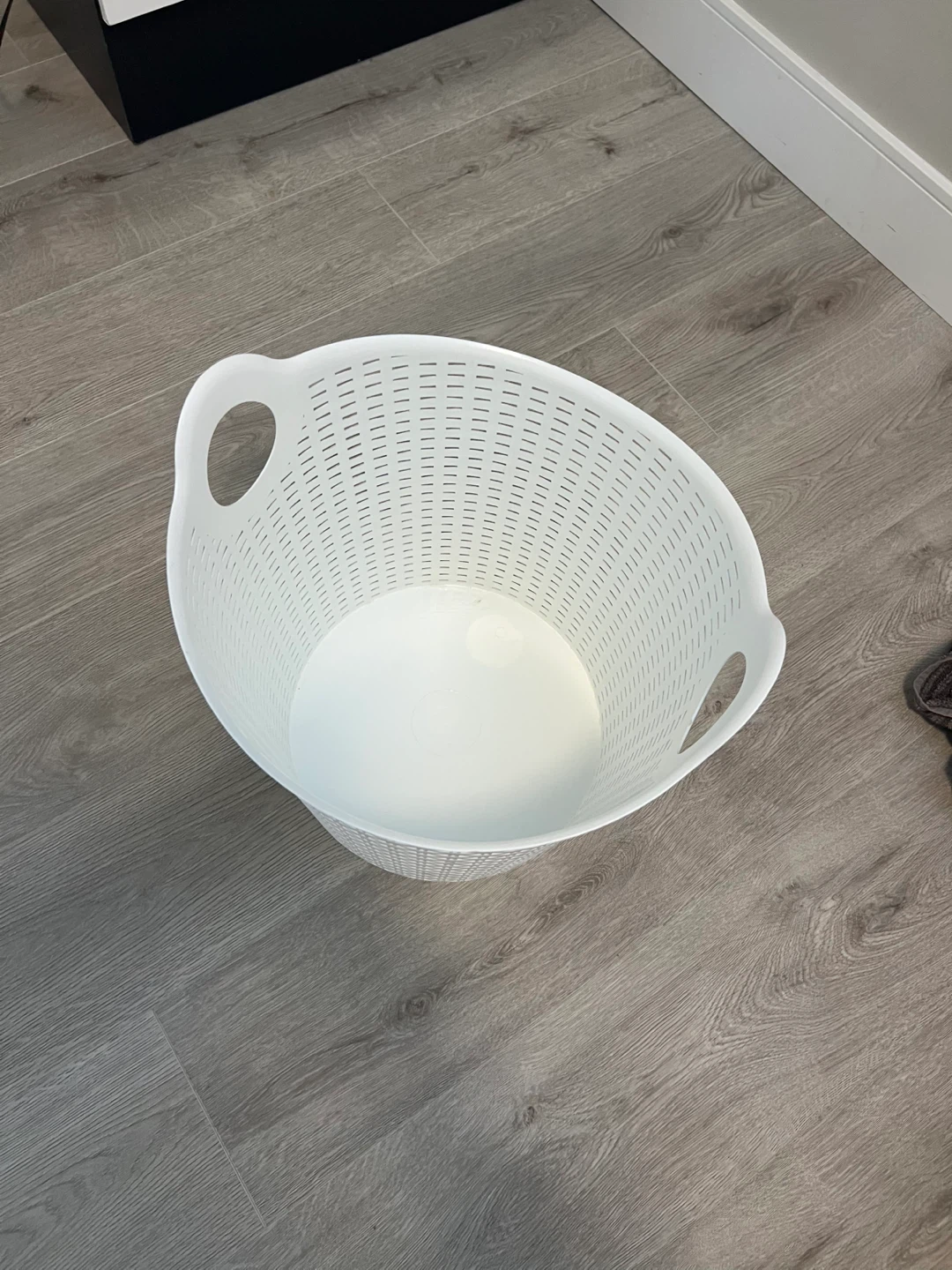 White Laundry Hamper with Lid and storage organizers - photo 3