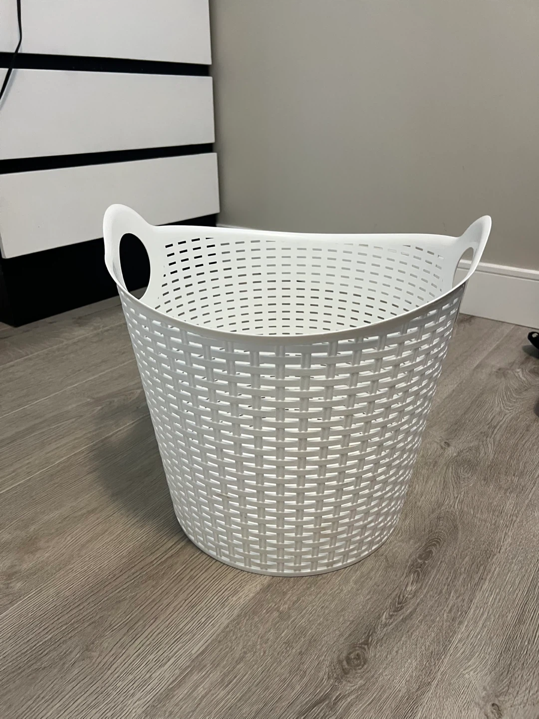 White Laundry Hamper with Lid and storage organizers - photo 4