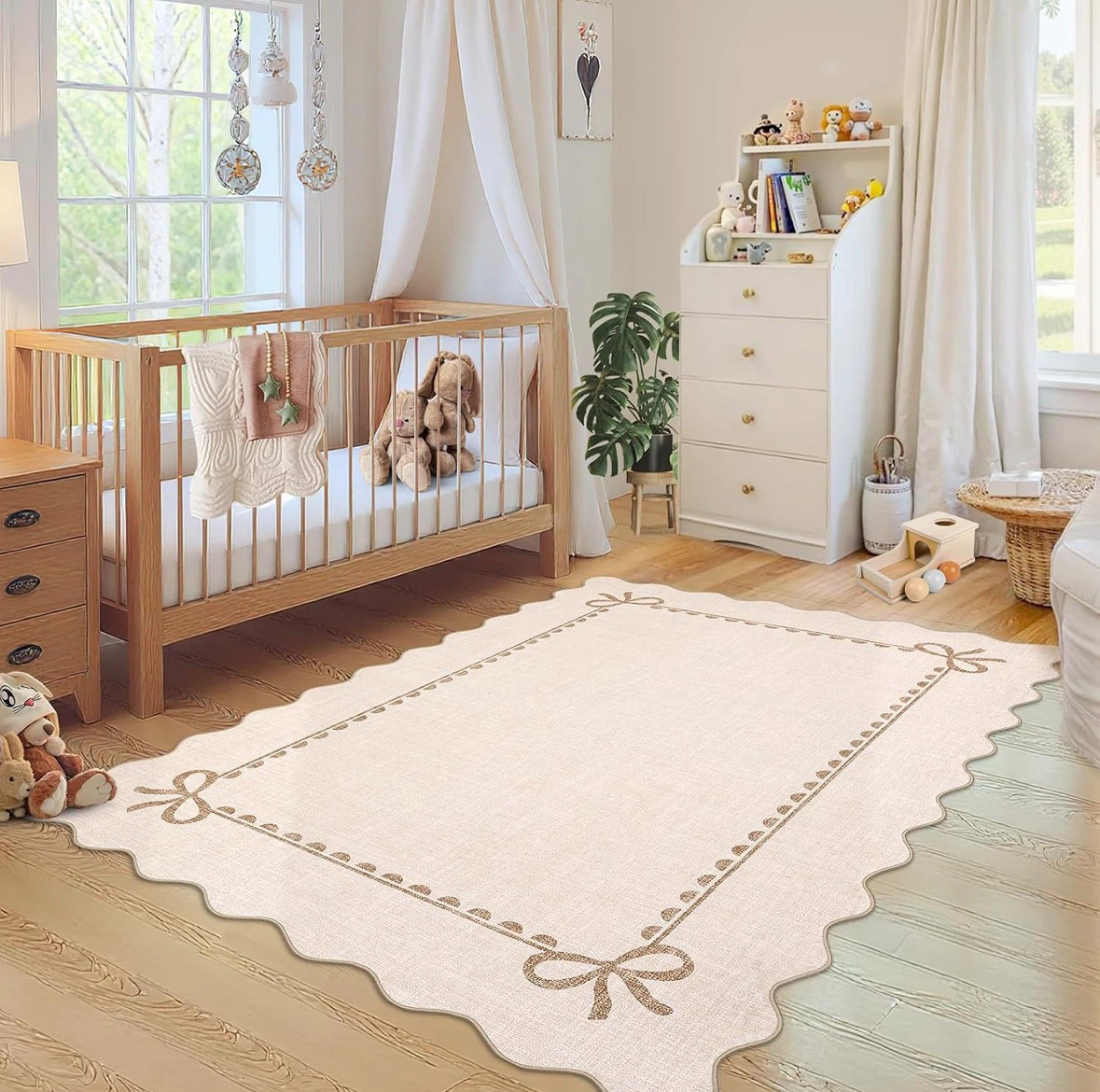 Scalloped Edge Rug with Bow Design 8x10 ft