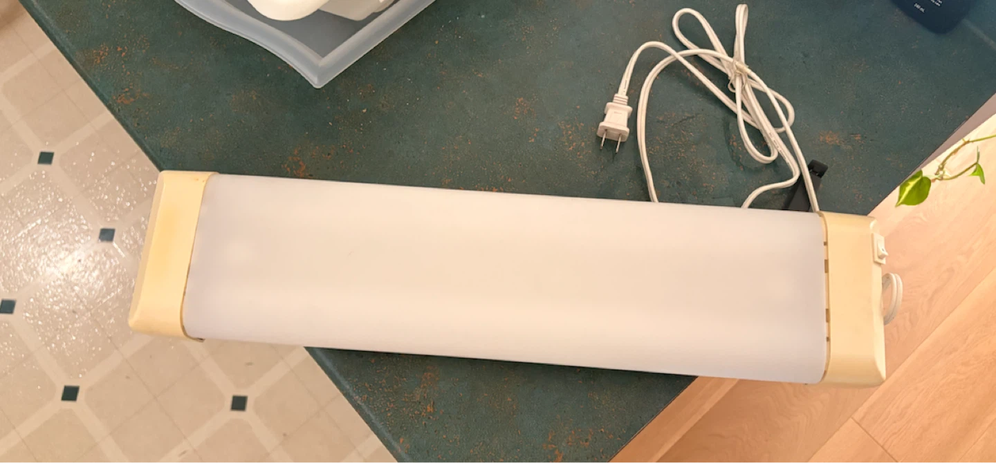 Fluorescent Under Cabinet Light Fixture