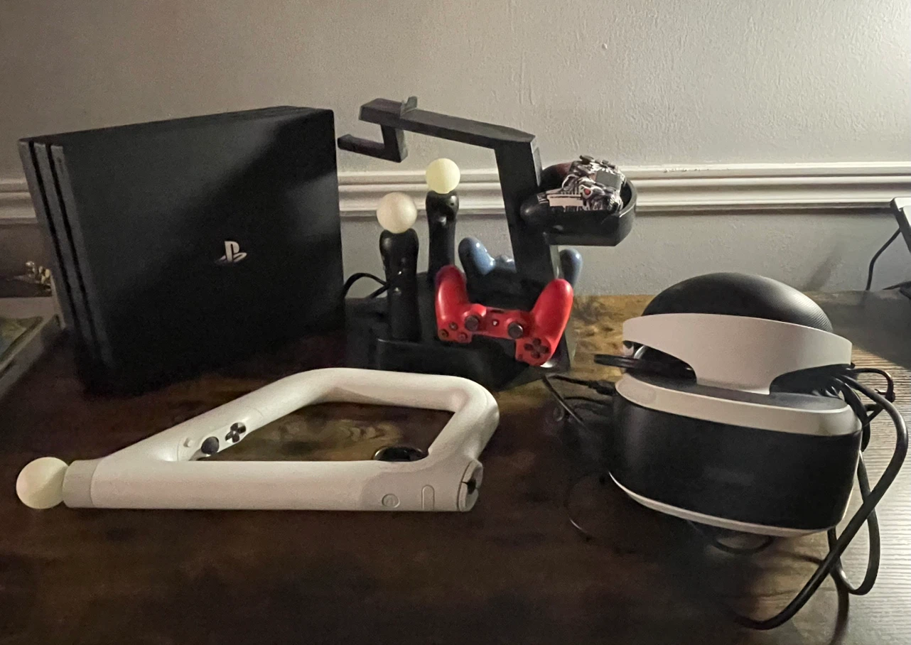 PS4 Pro 1TB, PSVR Bundle, 25 Games, 3 Controllers, Complete Set