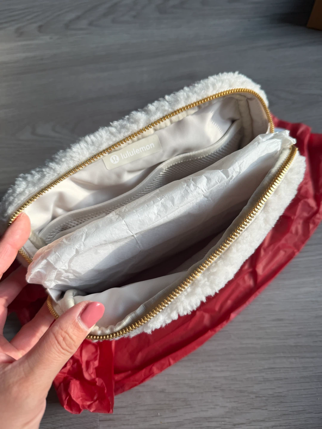 Lululemon Everywhere Belt Bag Large Fleece White Gold - photo 3