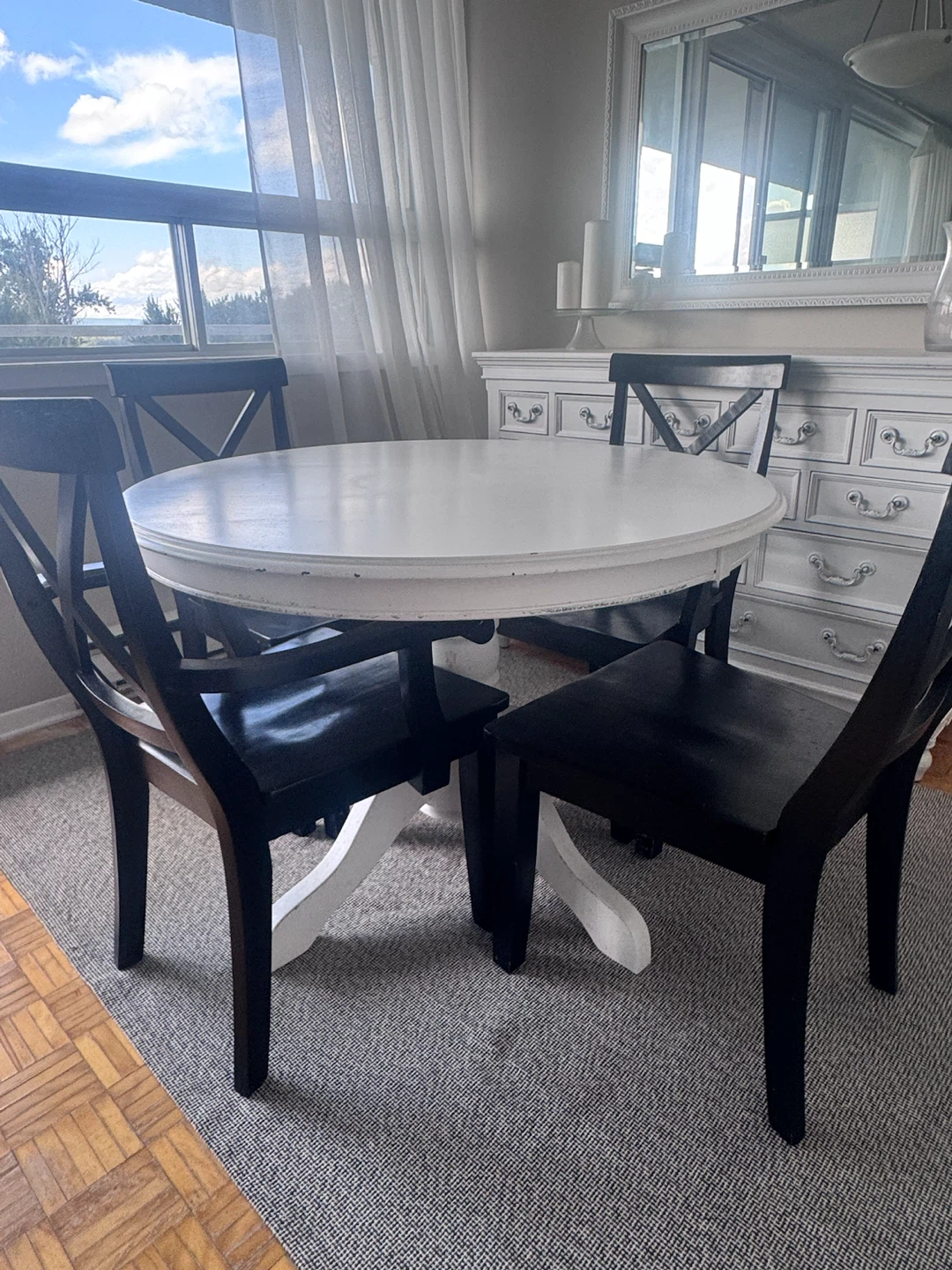Round White Dining Table with 4 Black Chairs - photo 3