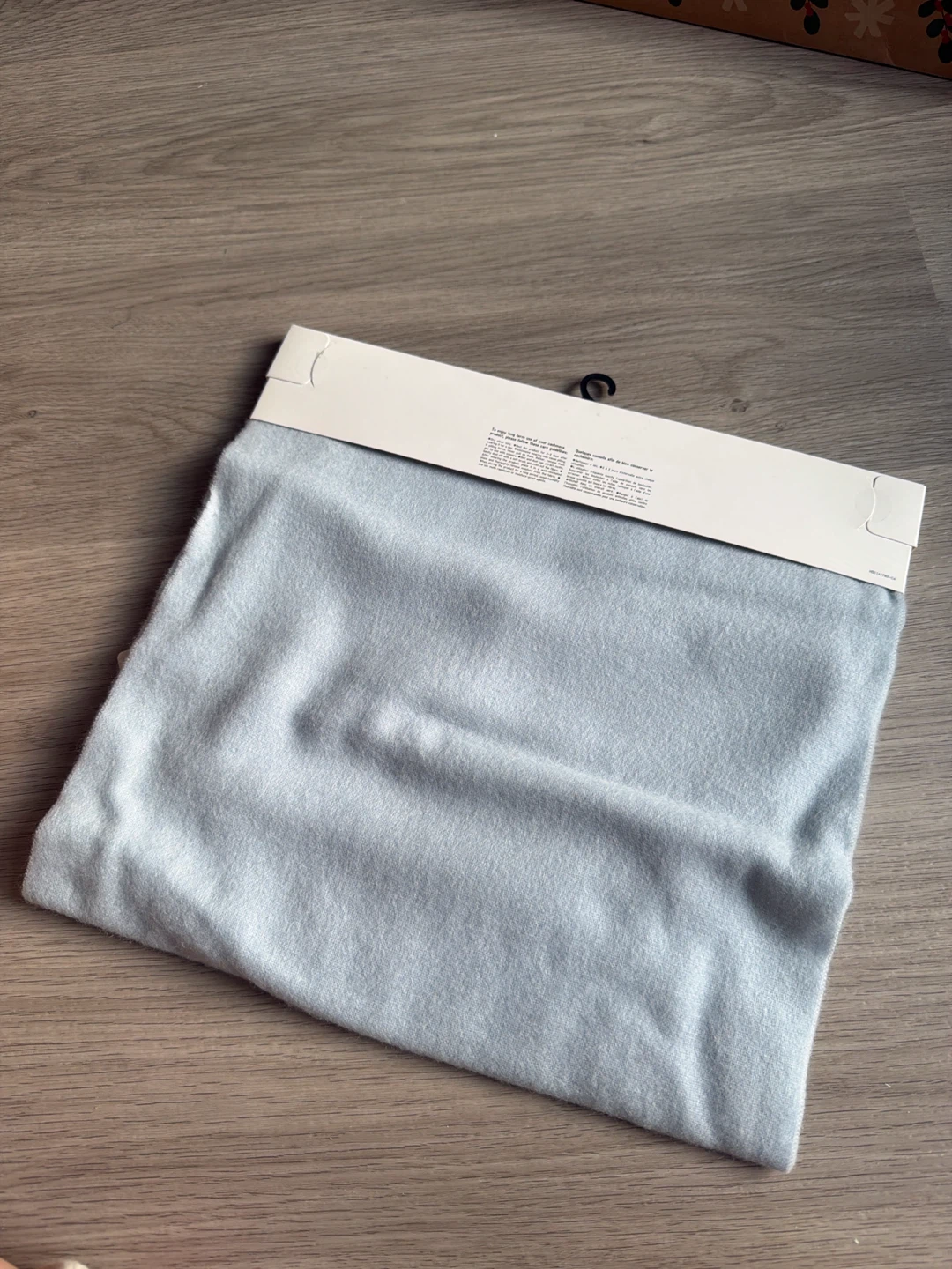 Uniqlo 100% Cashmere Scarf in Blue - photo 2