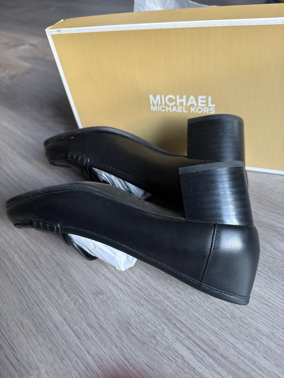 Michael Kors black leather heeled loafers size 7M - photo 3