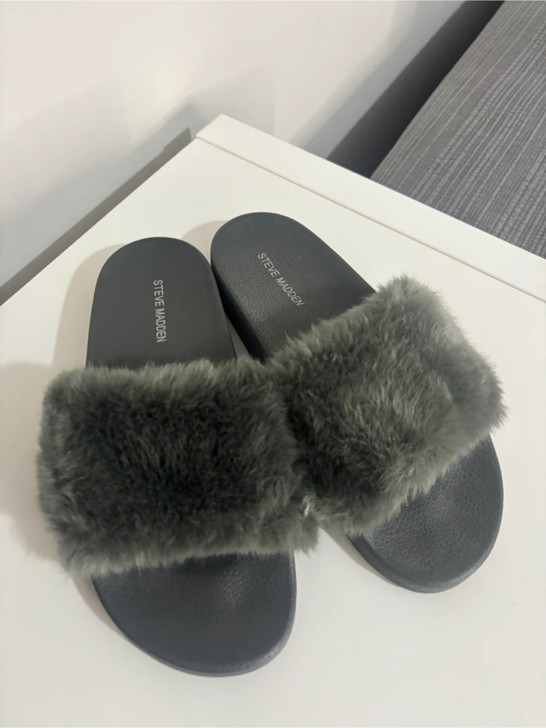 Steve Madden Grey Furry Slides Size 8