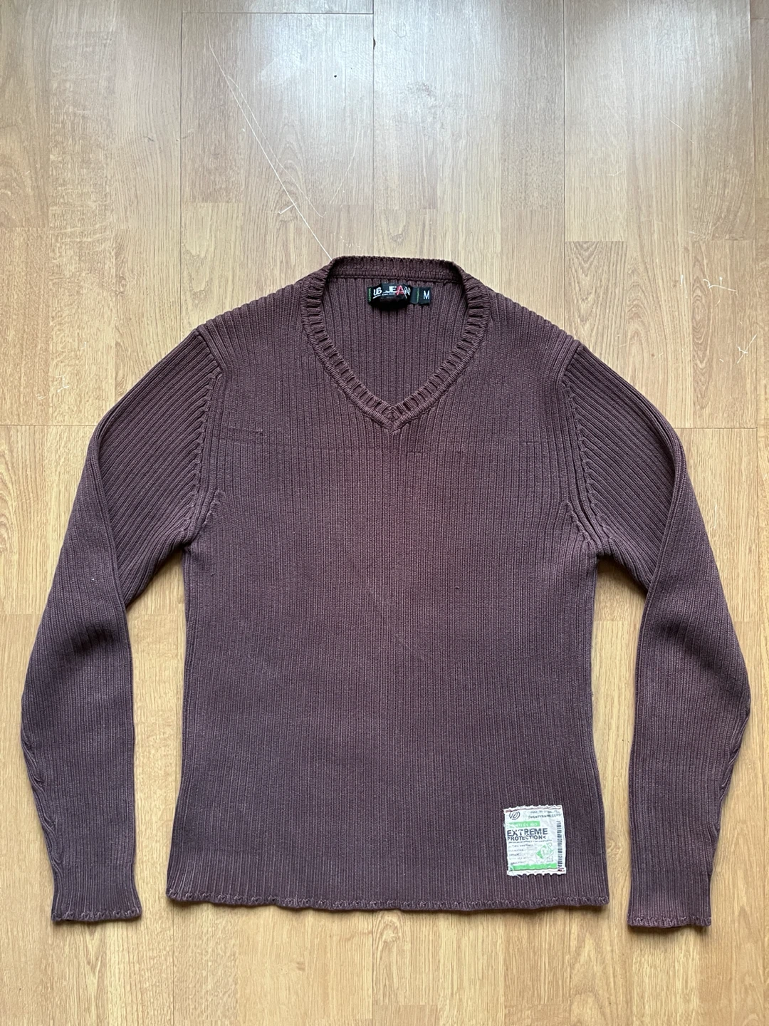 Brown Ribbed V-Neck Sweater - men’s medium