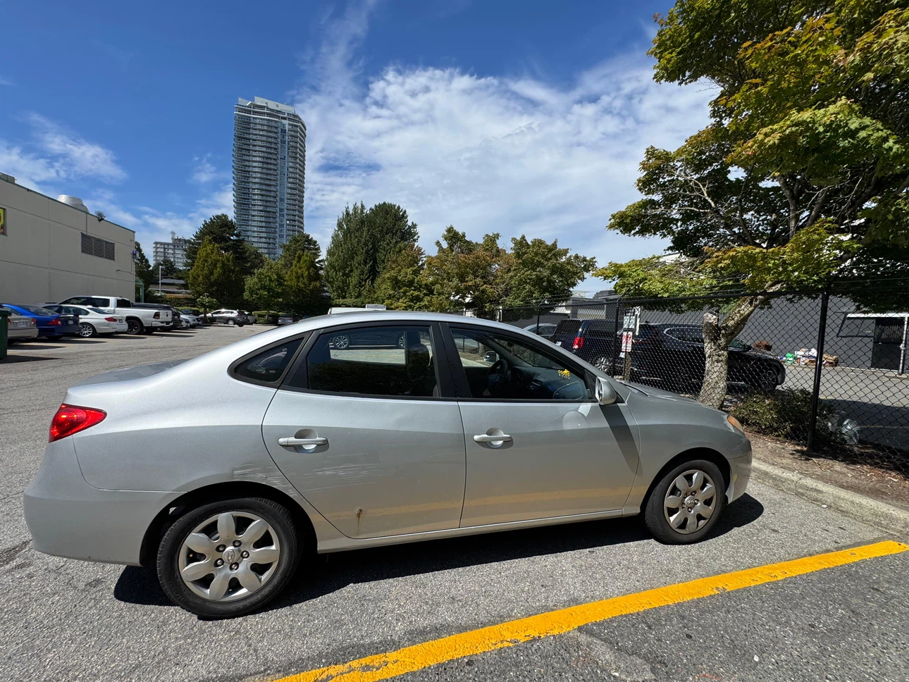 Hyundai Elantra Silver Sedan - photo 4