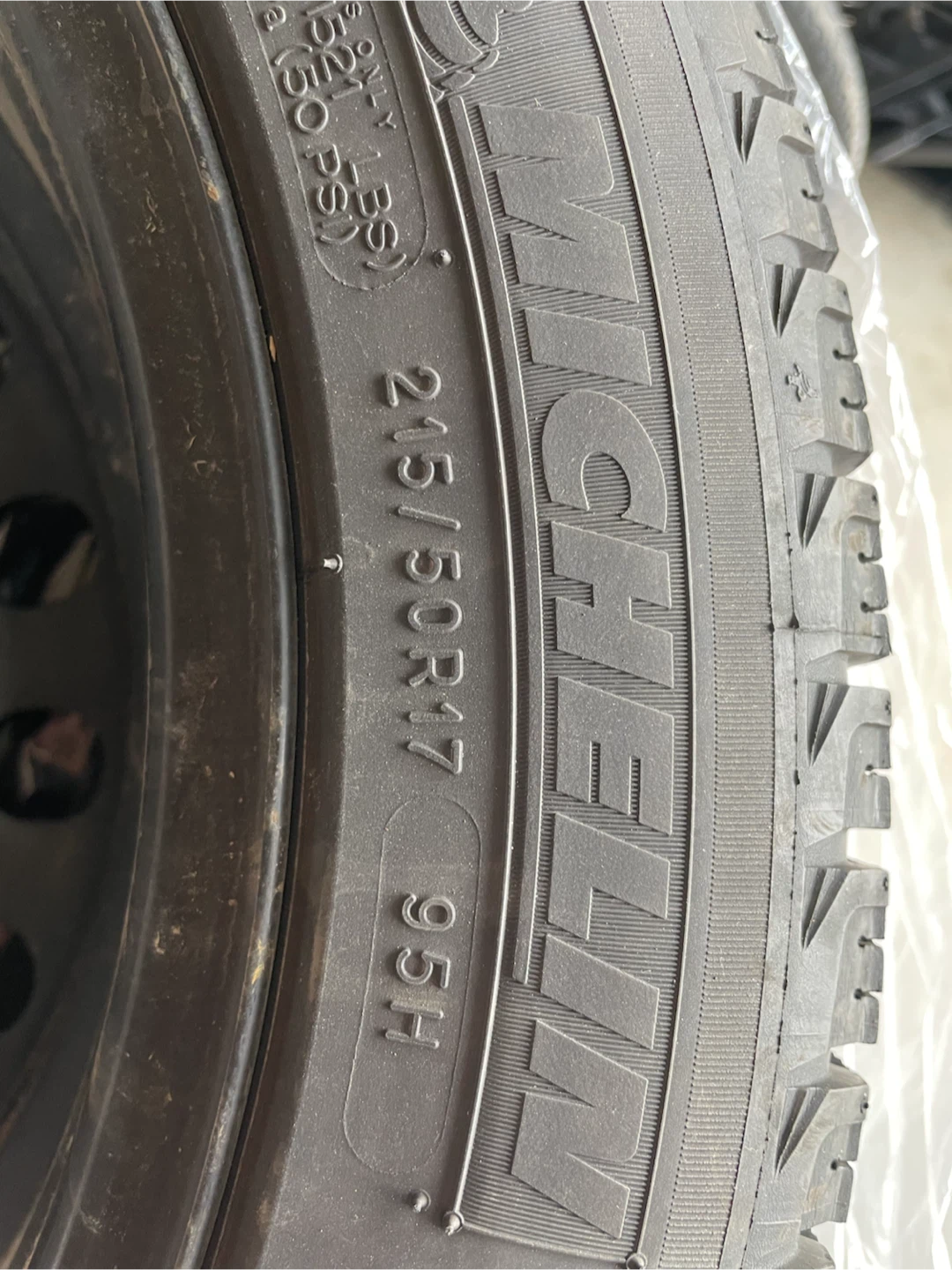 Michelin 215/50R17 winter Tire x4 - photo 2