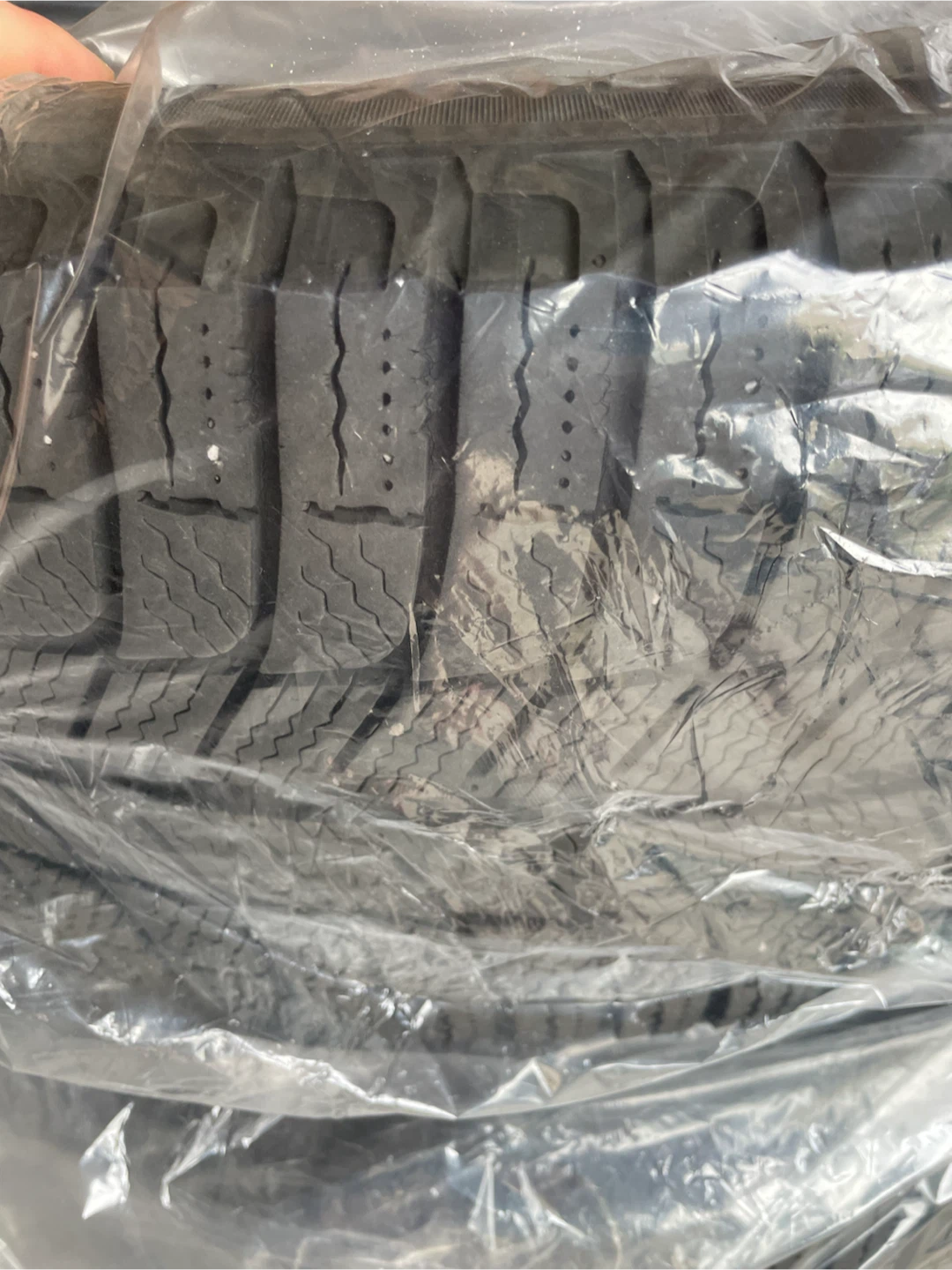 Michelin 215/50R17 winter Tire x4 - photo 3