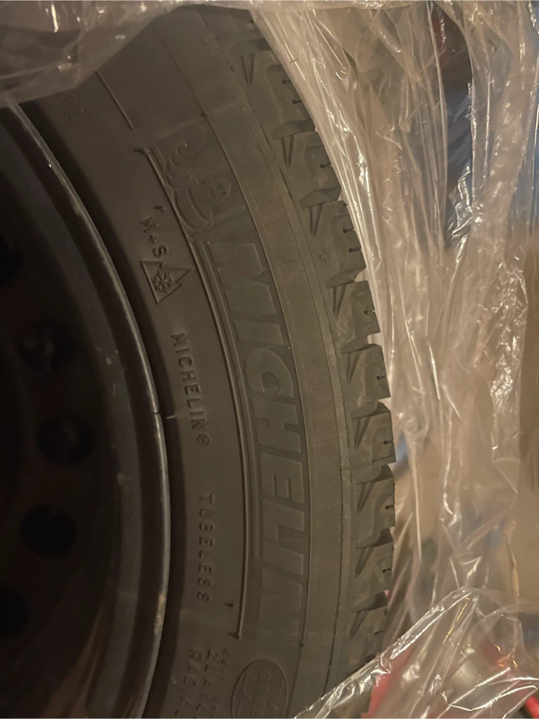 Michelin 215/50R17 winter Tire x4 - photo 5