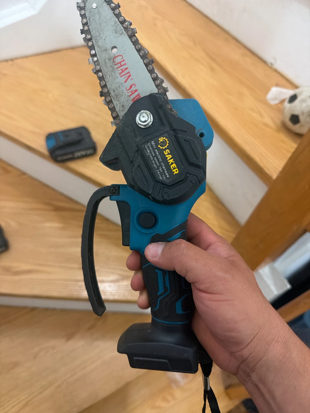 Saker 20V MAX Mini Chainsaw with 2 x 1.5Ah Batteries
