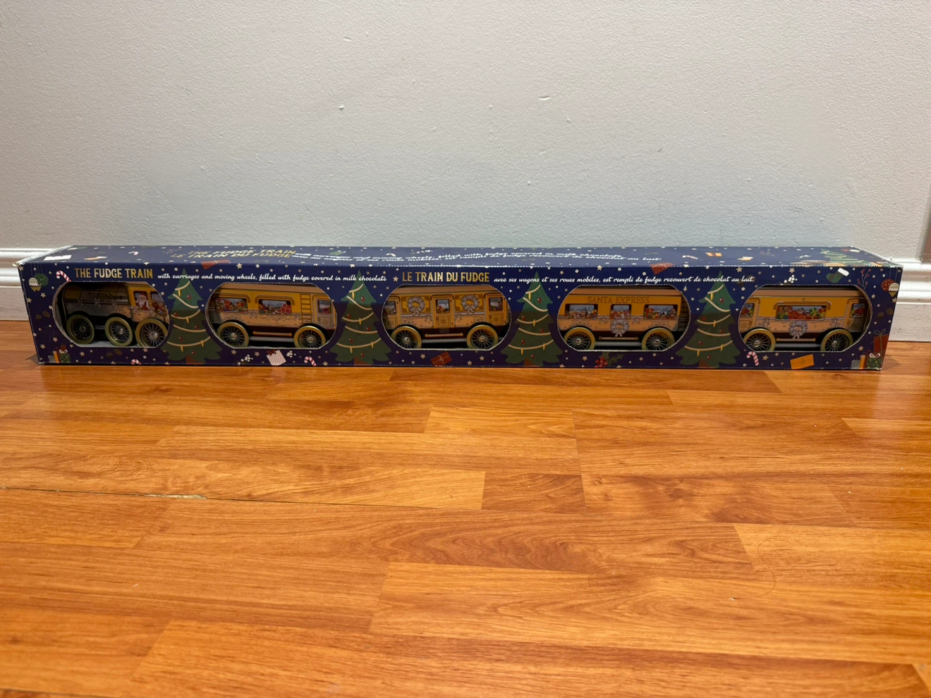 Christmas Train with carriages - photo 3