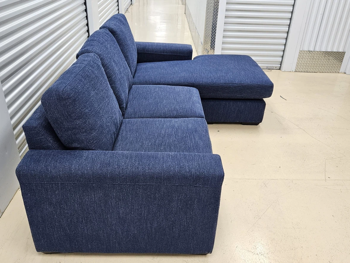 Blue sectional sofa with right-hand chaise - photo 2