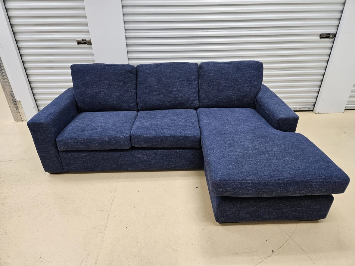 Blue sectional sofa with right-hand chaise - photo 3