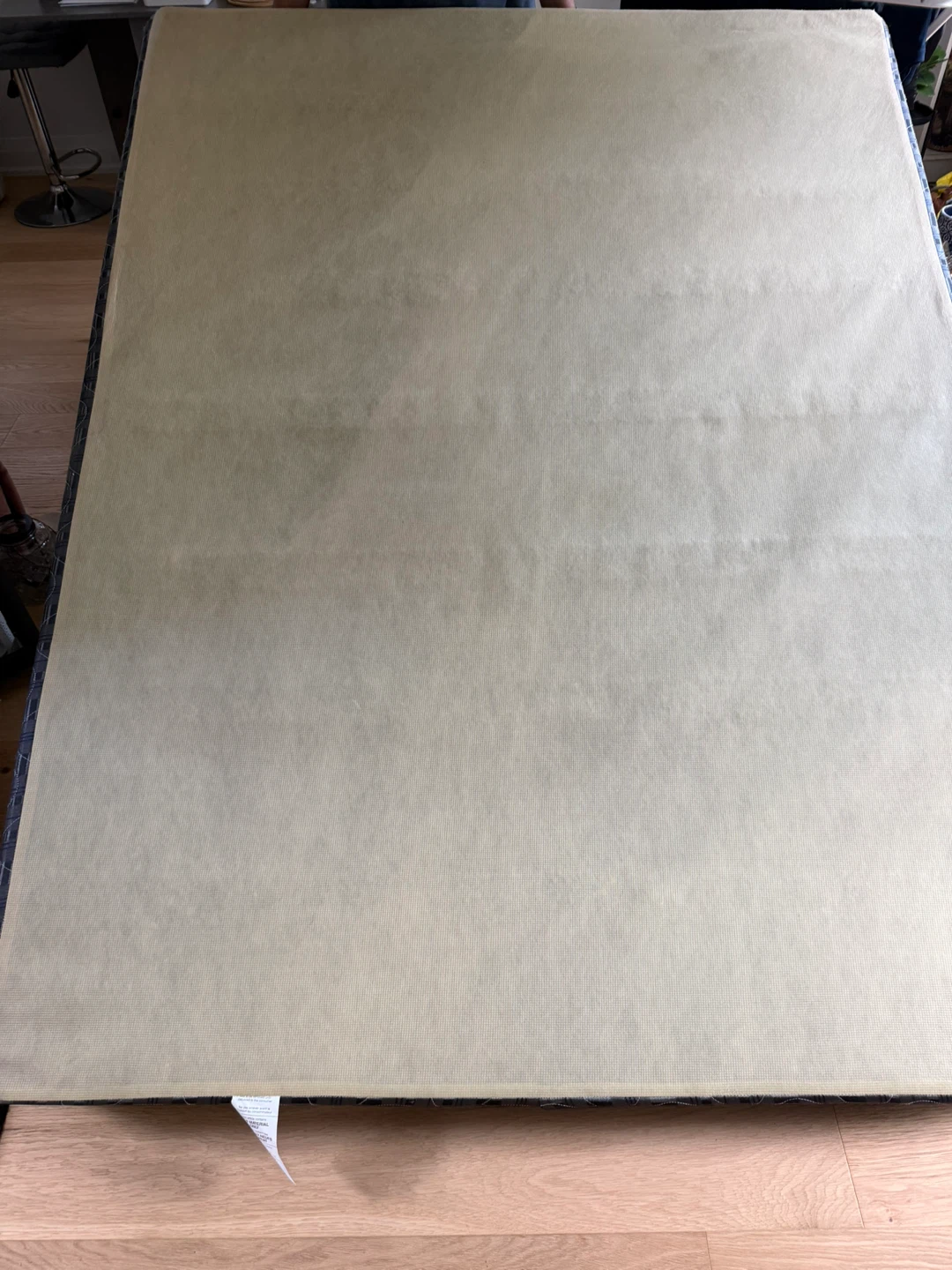 Queen size box spring - photo 3