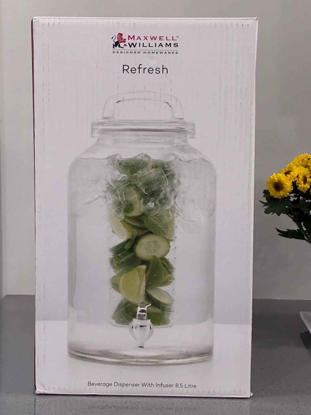 LIKE NEW WATER DISPENSER WITH INFUSER (READ LISTING)