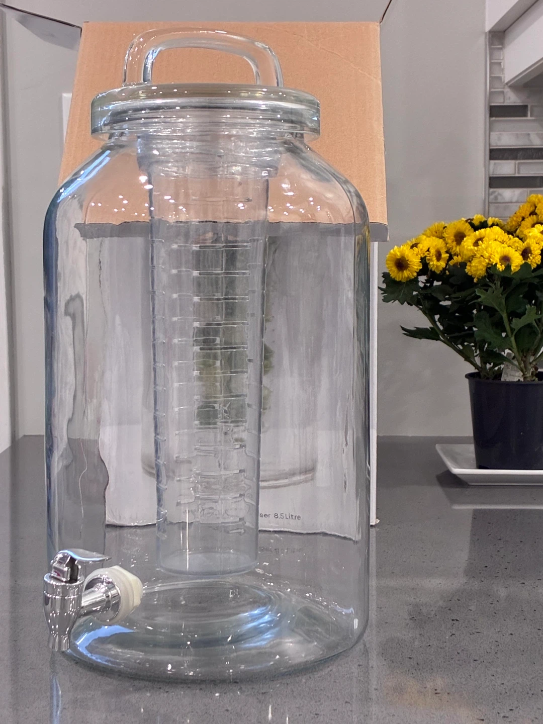 LIKE NEW WATER DISPENSER WITH INFUSER (READ LISTING) - photo 2
