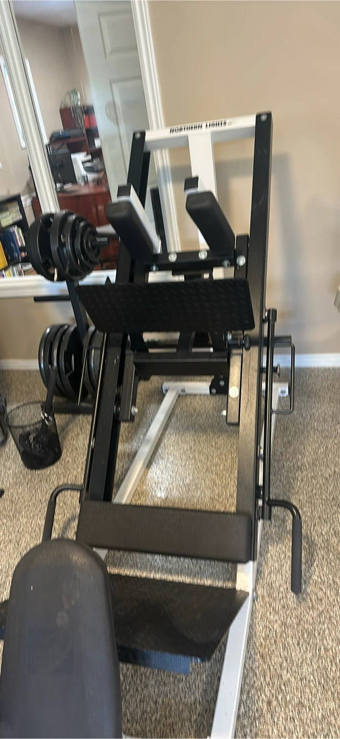 Northern Lights Hack Squat Machine - photo 2