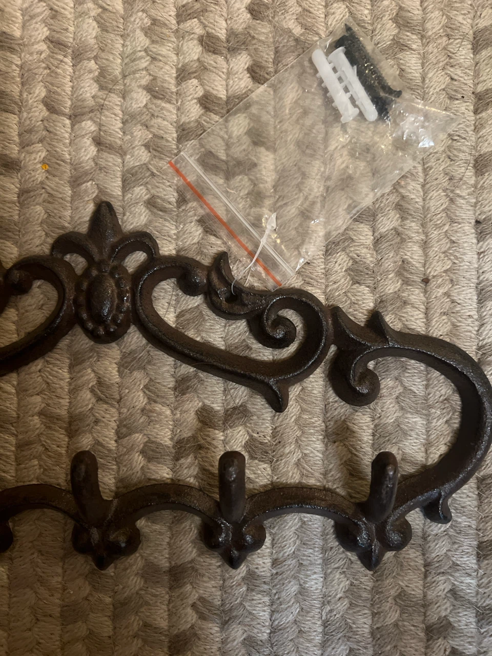 Vintage Ornate Cast Iron Wall Coat Rack (5 Hooks) - photo 2