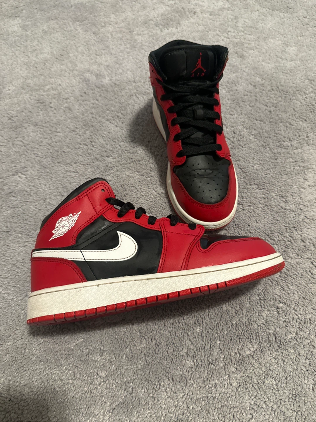 Jordan 1 Mid SE Youth Sneakers