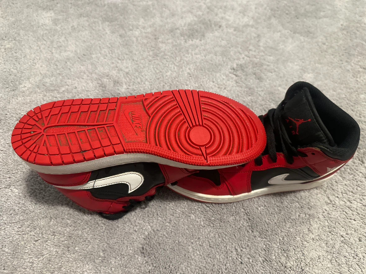 Jordan 1 Mid SE Youth Sneakers - photo 2