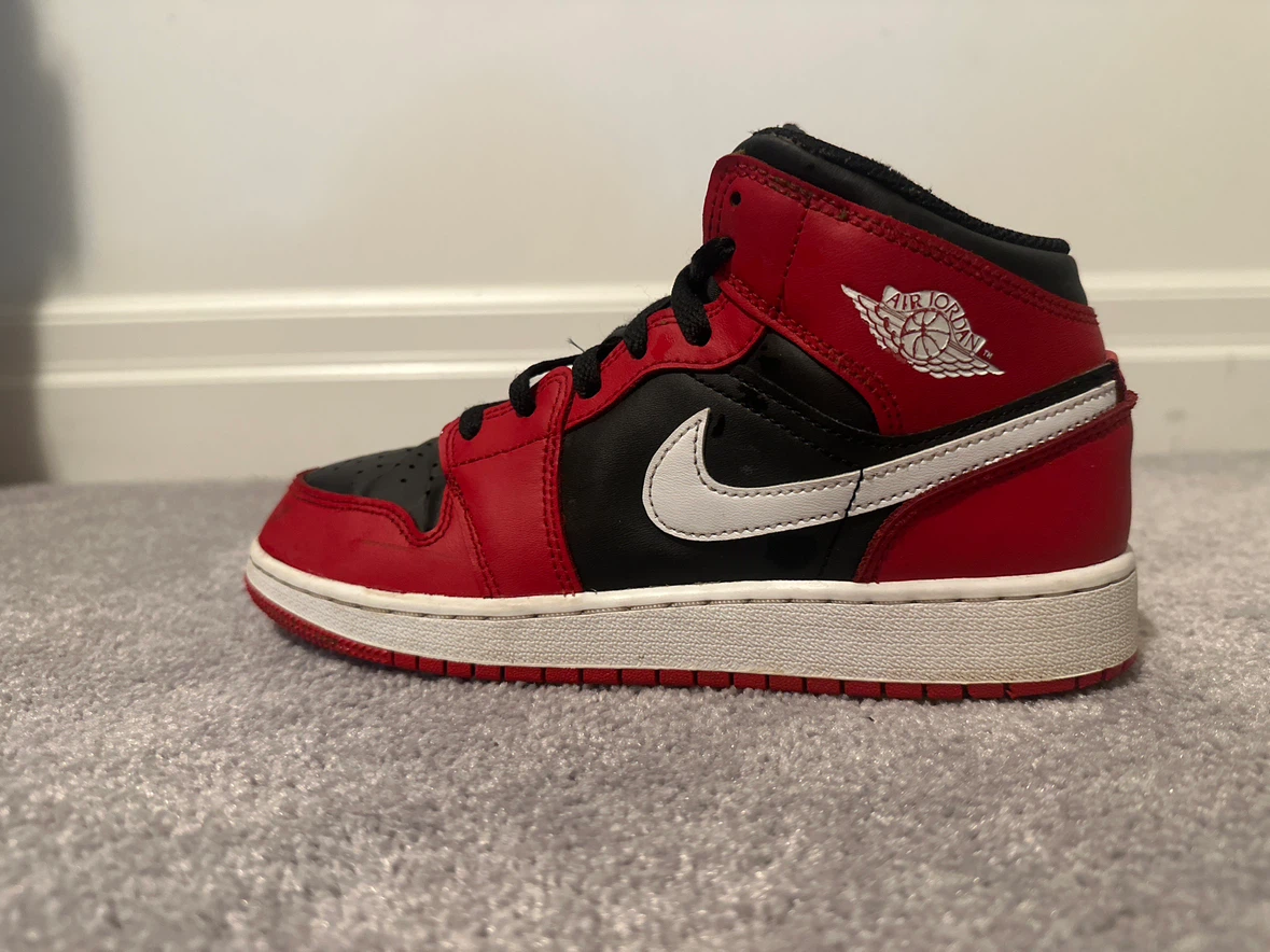 Jordan 1 Mid SE Youth Sneakers - photo 3