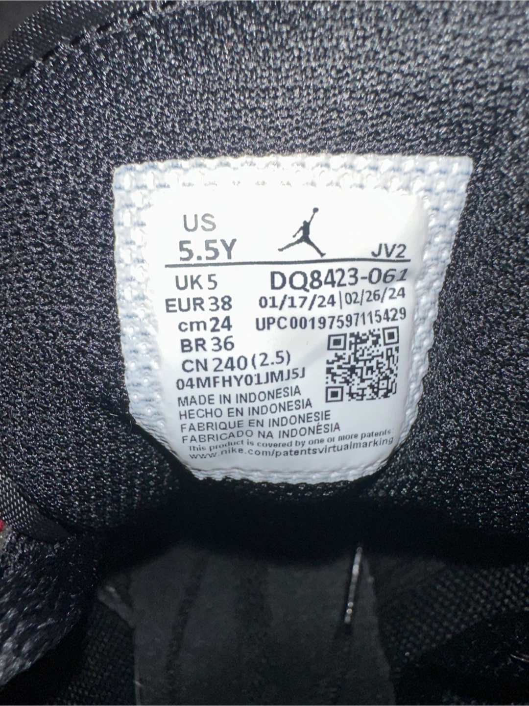 Jordan 1 Mid SE Youth Sneakers - photo 4